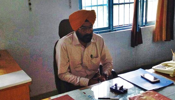 fight-between-teachers-govt-sen-sec-school-ajjowal-hoshiarpur
