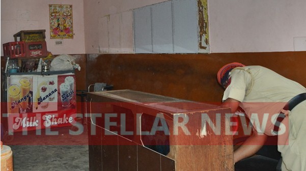 model-town-police-raid-illegal-lottery-stall-people-arrested-hoshiarpur-punjabi.JPG