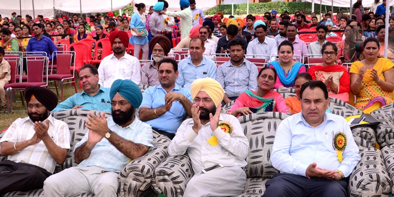 second-day-youth-festival-govt-college-hoshiarpur-2017.jpg