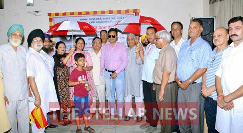 tikshan-sood-honored-sanjiv-talwar-blood-donate-hoshiarpur-punjab.jpg