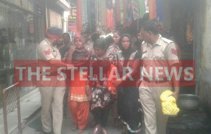 Froud-wonen-bassi-khawaju-bazar-Hoshiarpur-Punajb-police-arrested.jpg