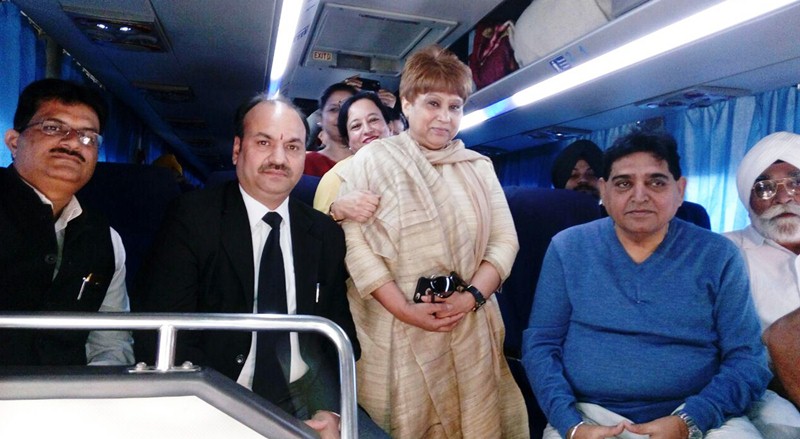 Volvo-Bus-Service-Hoshiarpur-Delhi-Starts-MLA-Arora-appriciate.JPG