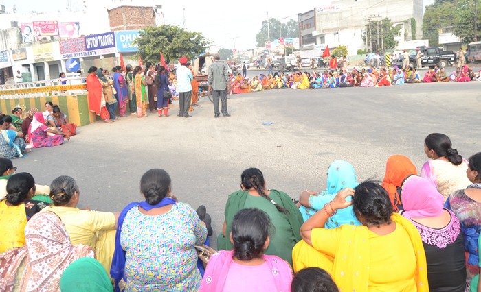 anganwari-worker-employees-protest-against-Punjab-Govt-Hoshiarpur-Punjab.JPG