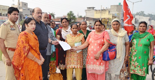 anganwari-worker-employees-protest-against-Punjab-Govt-Hoshiarpur-Punjab.JPG