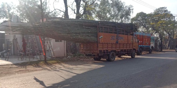 Problem-overloading-vehicles-dangerous-human-life-Hoshiarpur-Punjab.jpg