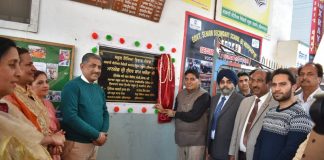 कैबिनेट मंत्री अरोड़ा ने सरकारी सीनियर सैकेंडरी स्मार्ट स्कूल घंटाघर का किया उद्घाटन