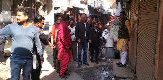 मेयर शिव सूद ने कमेटी बाजार से लेकर गोरा गेट तक सफाई व्यवस्था का लिया जायजा
