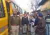 दसूहा में ट्रैफिक नियमों की उल्लंघना करने वाले स्कूली वाहनों के काटे चलान