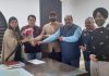 आयुर्वेद विभाग सदस्यों ने जिलाधीश अपनीत का किया स्वागत