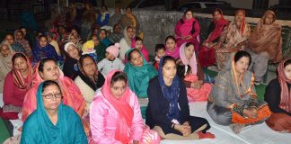 मोहल्ला कच्चे क्वार्टर में बही शिव नाम की गंगा, साध्वी रुक्मणि के भजनों पर खूब झूमे भक्त