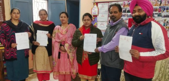 piplanwala school teach. (1)