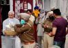 मंदिर कमेटी की तरफ से 181 परिवारों को वितरित किया गया राशन