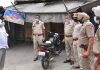 कैबिनेट मंत्री अरोड़ा की अनौखी पहल, नाके पर खड़े पुलिस कर्मियों को पिलाया जूस और किया सैल्यूट