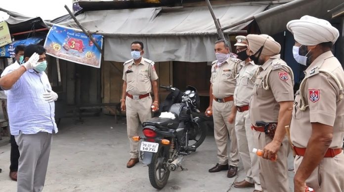 arora ji salute to policeman