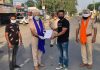 पवित्रदीप ने थाना बुल्लोवाल प्रभारी को भेंट किया सुनील जाखड़ का भेजा प्रशंसा पत्र