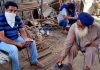 डाक विभाग लाभार्थियों के घर जाकर बांट रहा बुढ़ापा व अन्य वित्तिय सहायता स्कीमों संबंधी पेंशन