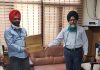 ਸਰਬੱਤ ਦਾ ਭੱਲਾ ਟਰੱਸਟ ਵਲੋ ਜ਼ਿਲਾ ਪ੍ਰਸ਼ਾਸ਼ਨਿਕ ਅਧਿਕਾਰੀਆਂ ਨੂੰ ਭੇਂਟ ਕੀਤੇ ਗਏ ਸੈਨੀਟਾਇਜ਼ਰ
