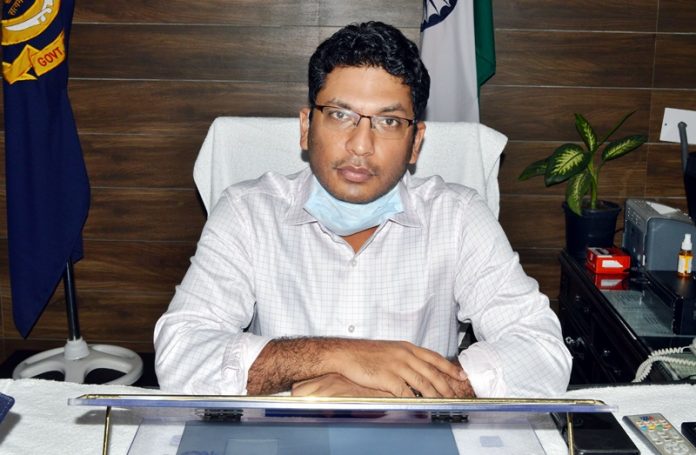 DC Pathankot saiyum aggarwal