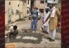 जब निगम ने नहीं सुनी समस्या तो पूर्व पार्षद भाटिया ने जेब से पैसे खर्च करके ठीक करवाई सैल्फ
