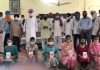 विधायक गिलजीयां ने सरकारी स्कूल के 165 छात्रों को बांटे स्मार्ट फोन