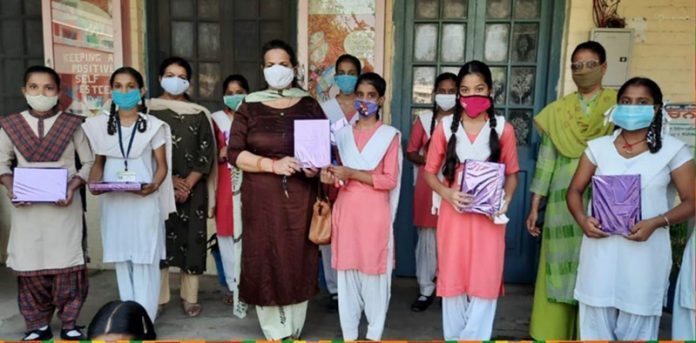 railway-mandi-students-honour1