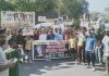 जलालपुर घटना से आक्रोशित लोगों ने निकाला रोष मार्च व की नारेबाजी