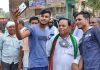 महागठबंधन प्रत्याशी अवधेश कुमार बने हरमन प्यारे, युवाओं ने सैल्फी खींच किया समर्थन