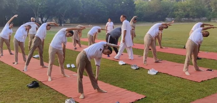 yoga-camp-for-lady-police