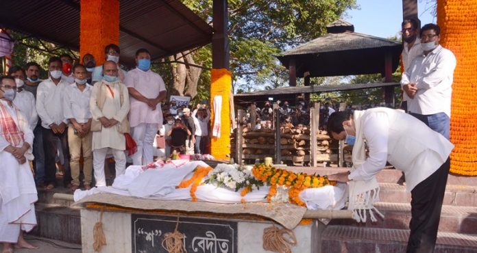 CM pays last respect 1