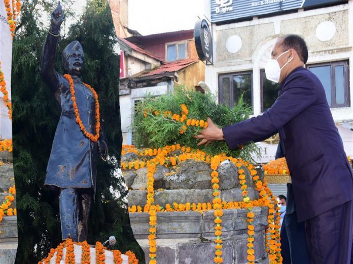 cm-pays-floral-tributes-to-lala-laj-pat-rai
