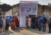 सडक़ न बनाए जाने से क्षुव्ध वार्डवसियों ने चलाया हस्ताक्षर अभियान, पूर्व पार्षद सेठी भी रहीं मौजूद