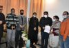कैबिनेट मंत्री अरोड़ा ने पत्रकार अश्विनी कपूर के पारिवारिक सदस्यों को सौंपा 10 लाख रुपए का चैक