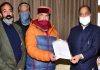 Deputation of Shimla Hotel and Restaurant Association calls on CM