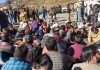 राजौरी में बिजली व पानी की समस्या को लेकर लोगों ने किया धरना प्रदर्शन