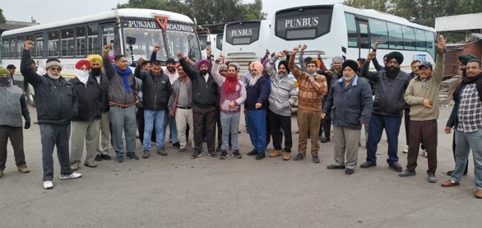 punbus-worker-gate-rally
