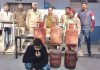 कमेटी बाजार प्रह्लाद नगर से पकड़े गए चोर विशाल सैनी से पुलिस ने बरामद किए 6 सिलेंडर