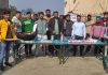 दुकानदारों ने नववर्ष के शुभारंभ पर राहगीरों के लिए लगाया लंगर