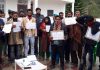 सड़क सुविधा मुहैया करवाने की मांग को लेकर एडीसी से मिले ग्रामीण