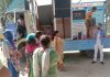 मोबाईल जागरूकता वैन ने हजारों लोगों को सरबत स्वास्थ्य बीमा योजना के लाभ के बारे में किया जागरूक: जिलाधीश