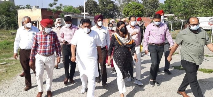 arora-visit-institute-land (2)