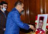 CM pays floral tributes to Ramswaroop Sharma cm-paying-tribute