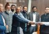 निजीकरण, आरक्षण को लेकर एससी-एसटी ने किया प्रदर्शन, एलजी को सौंपा ज्ञापन