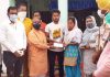 विधायक आदिया ने गांव देयोवाल में पहुंचकर पीडि़त परिवार से की भेंट, सौंपा राहत राशि का चैक