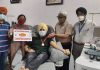 कोविड वैक्सीन से पहले मैडिकल विद्यार्थी करनवीर ने किया रक्तदान