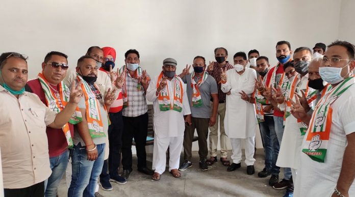 adamwal-panchayat-join-congress-hoshiarpur-punjab