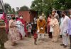 भाजपा जिला महिला मोर्चा ने गरीब बस्ती में वितरित किए मास्क