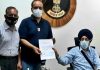 ऑप्टिकल एसोसिएशन ने दुकानें खोलने की आज्ञा देने के लिए जिला प्रशासन को सौंपा ज्ञापन