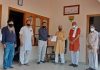 लॉकडाउन में भेदभावपूर्ण तरीके से दुकानें खोलने के विरुद्ध कपड़ा व्यापारियों में भारी रोष, सूद को सौंपा ज्ञापन