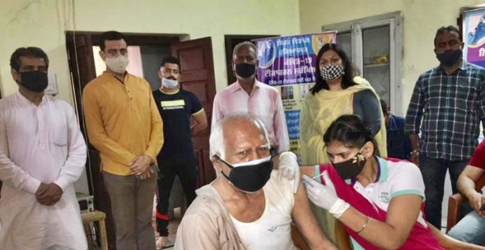 vaccination-camp-shiv-mandir-fatehgarh-hoshiarpur-by-meenu-sethi