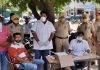 दाना मंडी के मुख्य गेट पर स्वास्थ्य विभाग की टीम ने लगाया कोविड टेस्टिंग कैंप